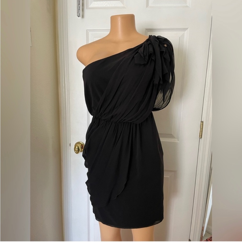 Alice and Olivia Carmen one shoulder dress